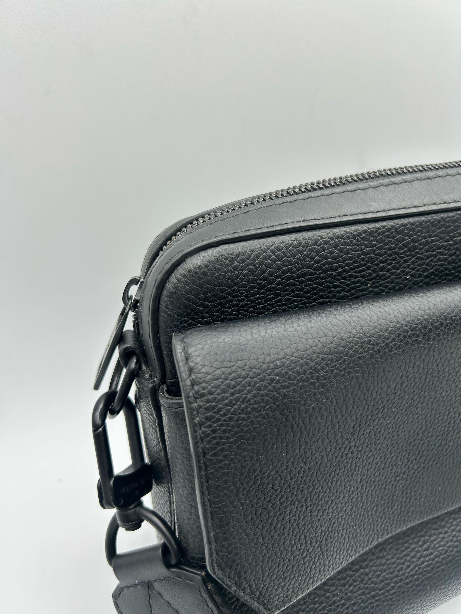 louis vuitton messenger