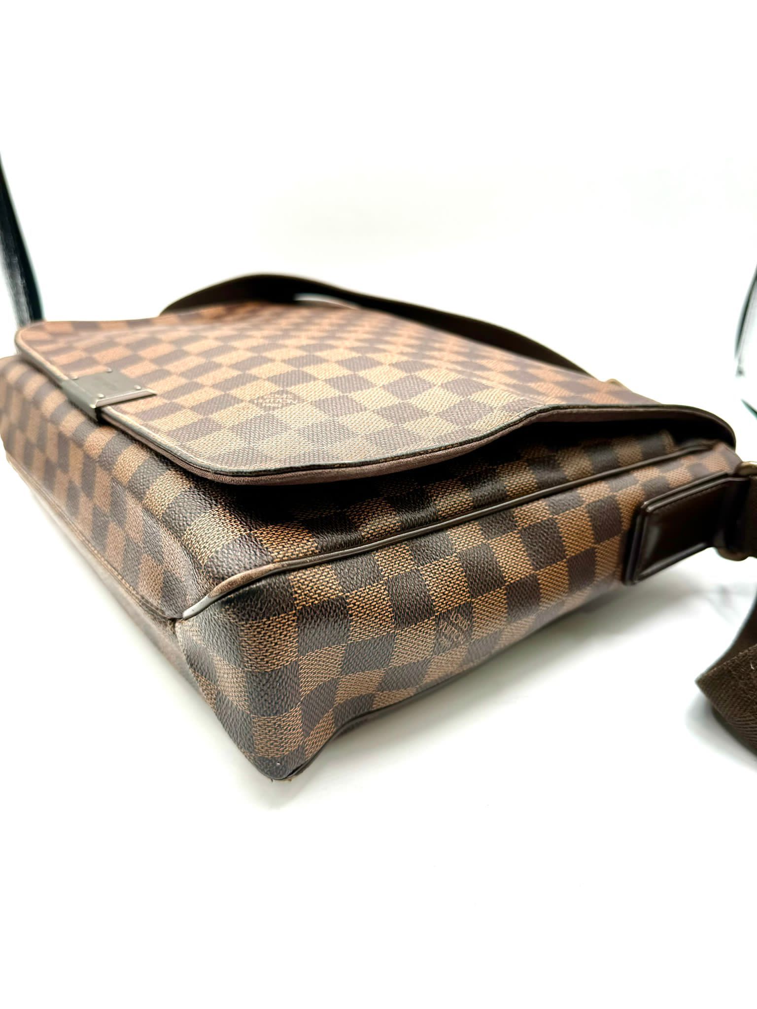 louis vuitton messenger damier ebane