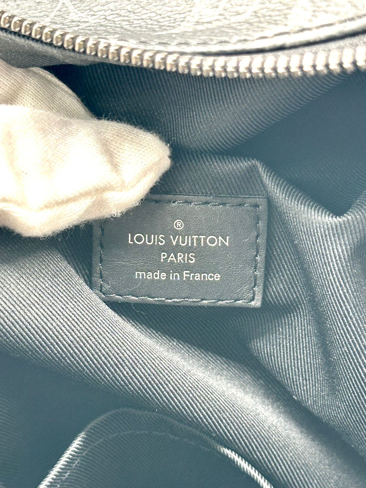 Louis vuitton monogram eclipse