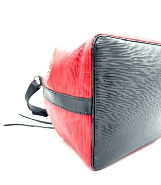 Louis Vuitton Noè Epi rojo