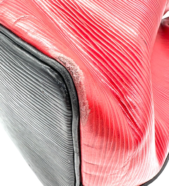 Louis Vuitton Noè Epi rojo