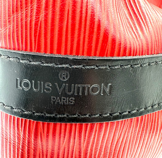 Louis Vuitton Noè Epi rojo