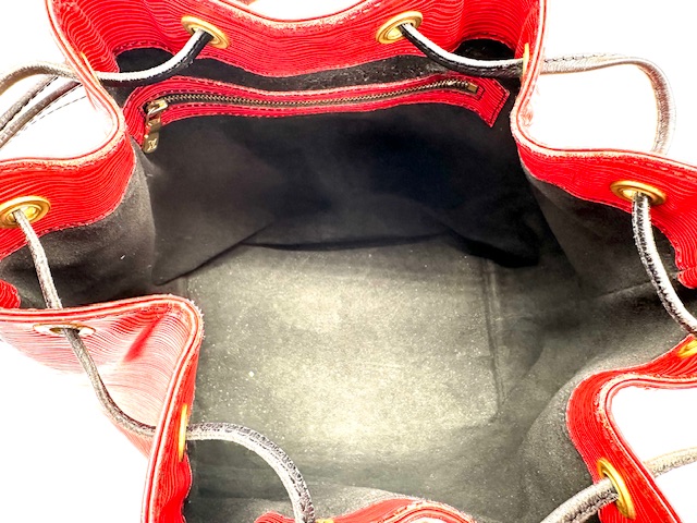 Louis Vuitton Noè Epi rojo