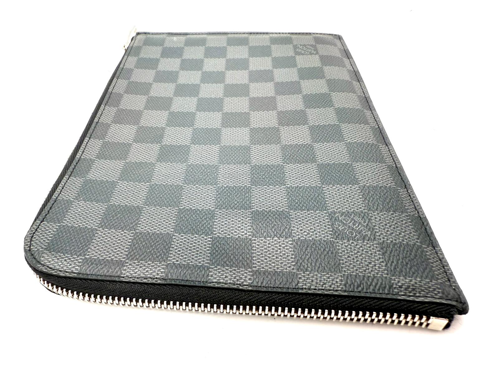 Louis Vuitton Pouch en Damier Graphite