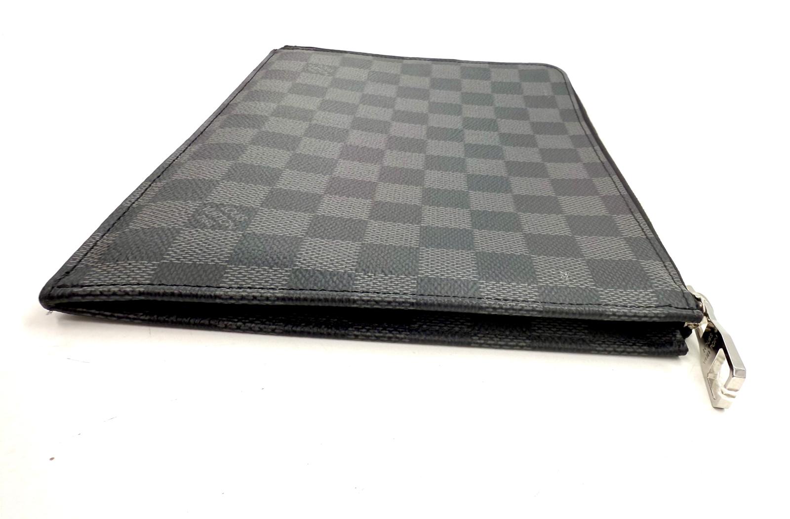 Louis Vuitton Pouch en Damier Graphite