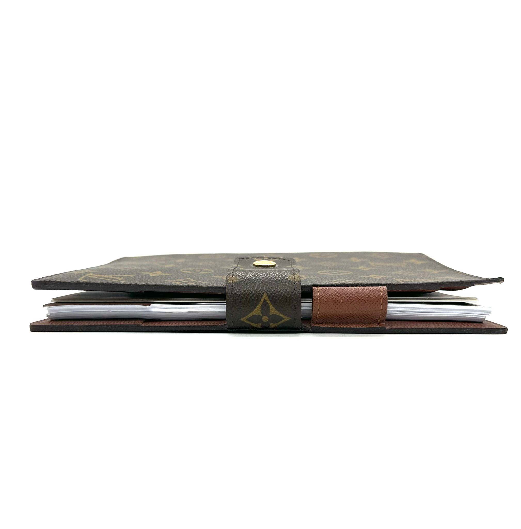 Louis Vuitton ring agenda