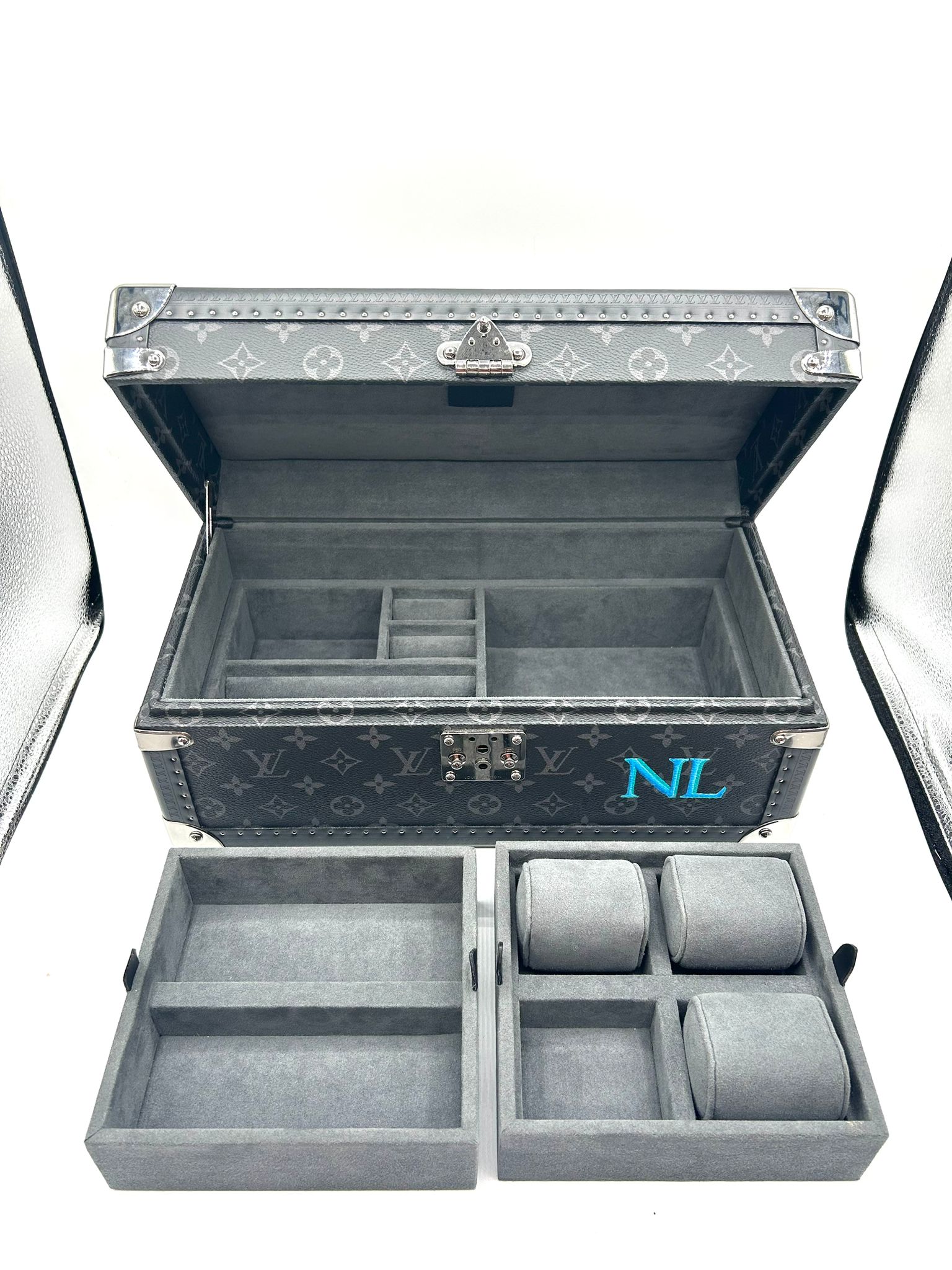 louis vuitton trunk