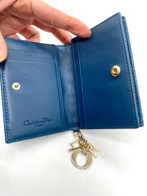 Mini cartera Lady Dior charol azul