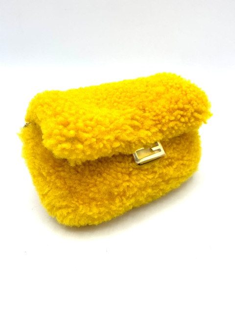 Mini pochette Fendi amarilla