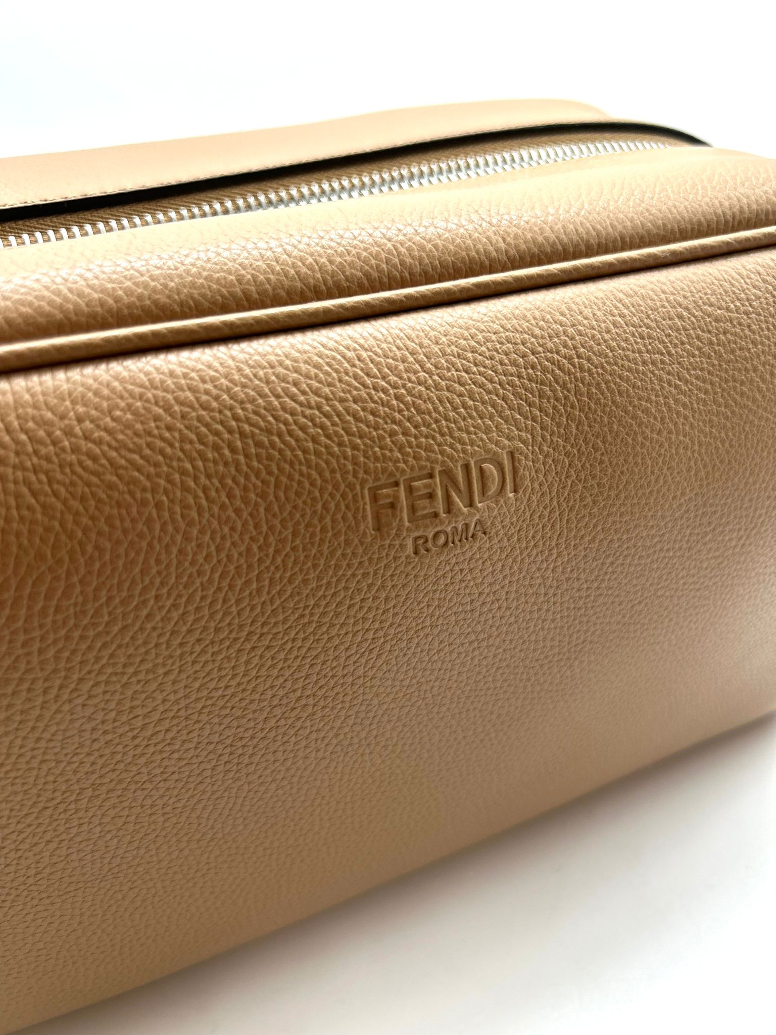 neceser fendi