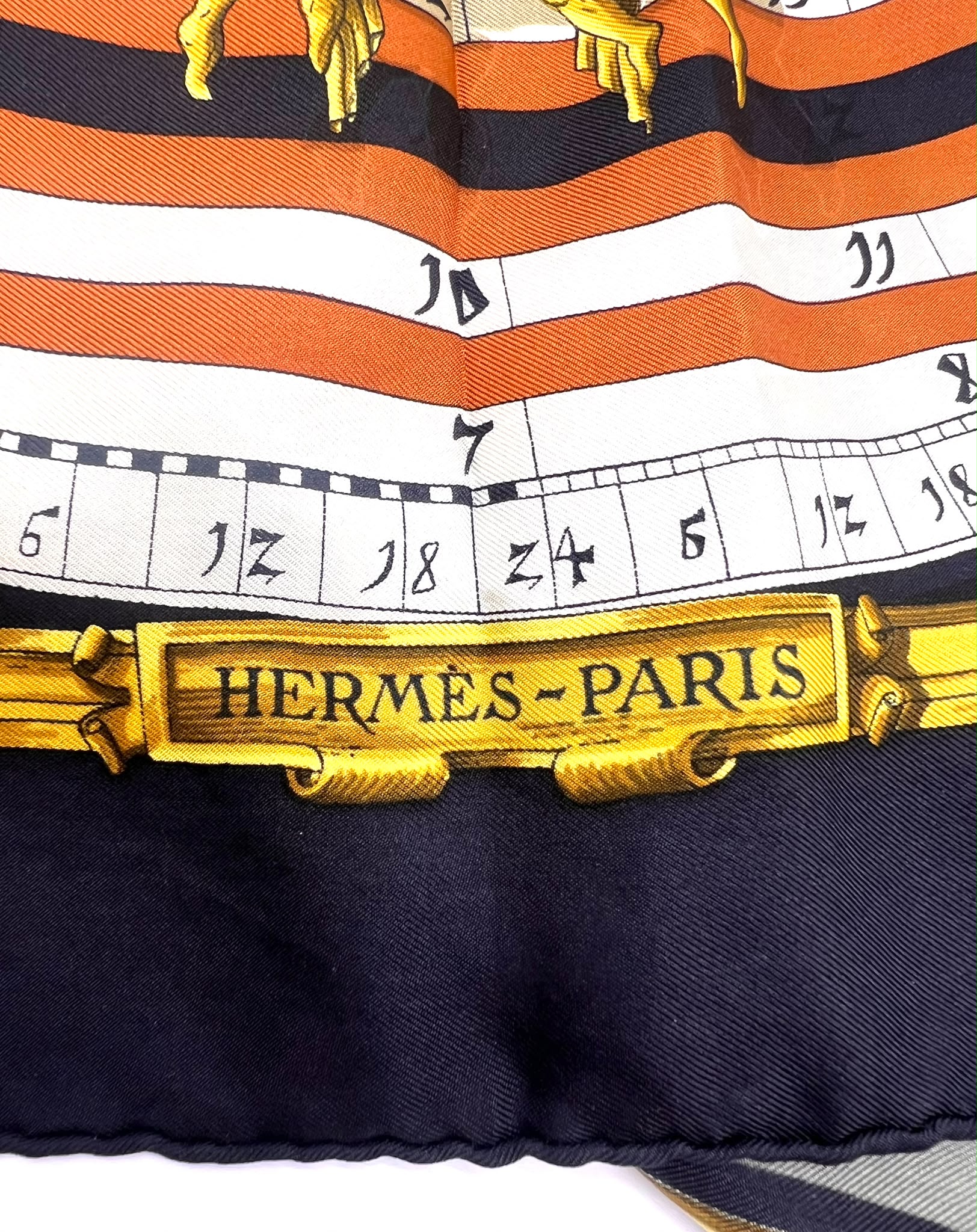 pañuelo Hermès modelo Dies et Hore