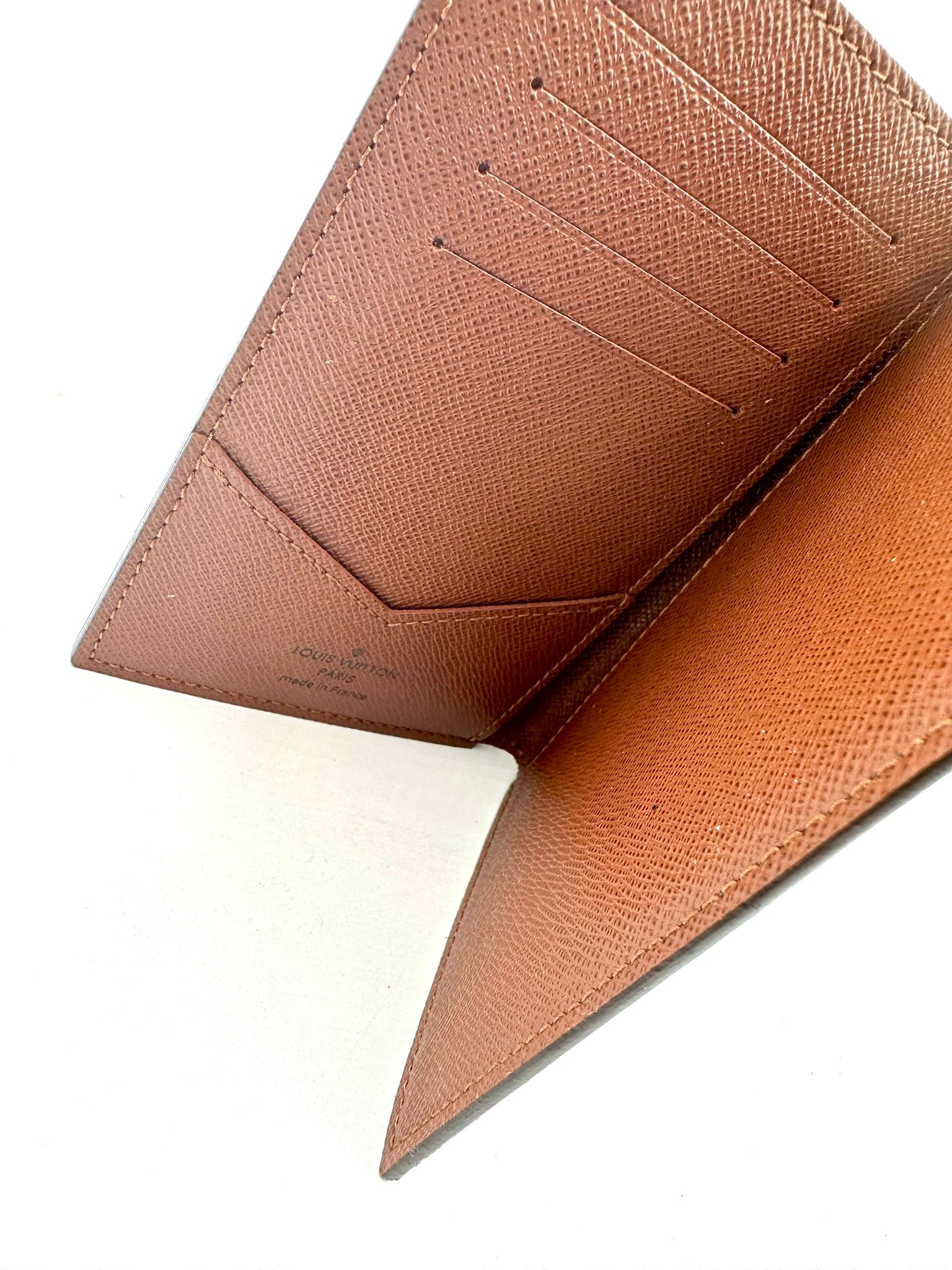pasaporte louis vuitton