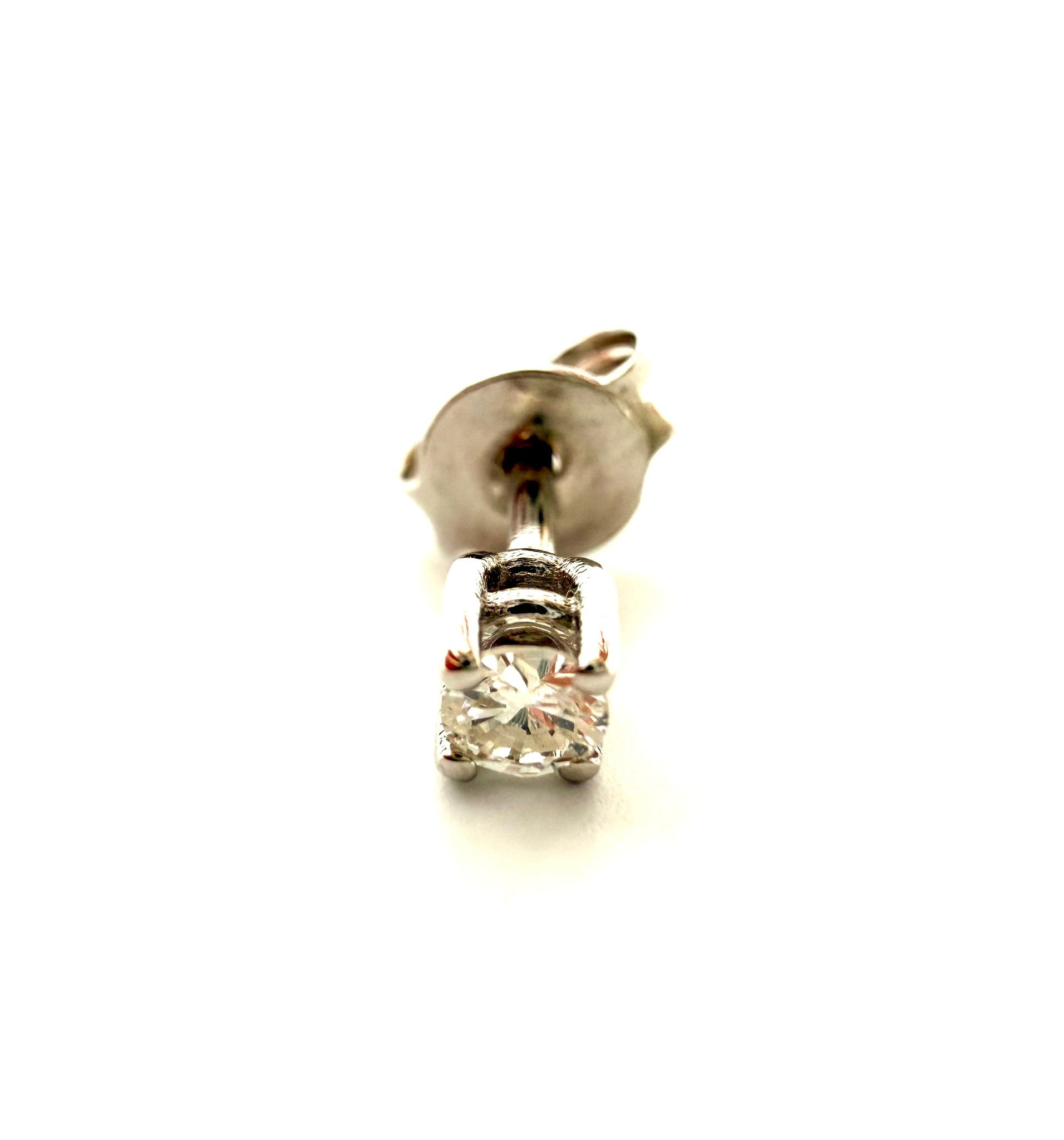 pendiente oro blanco diamante