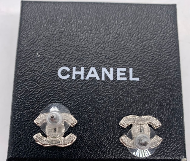 Pendientes Chanel doble C
