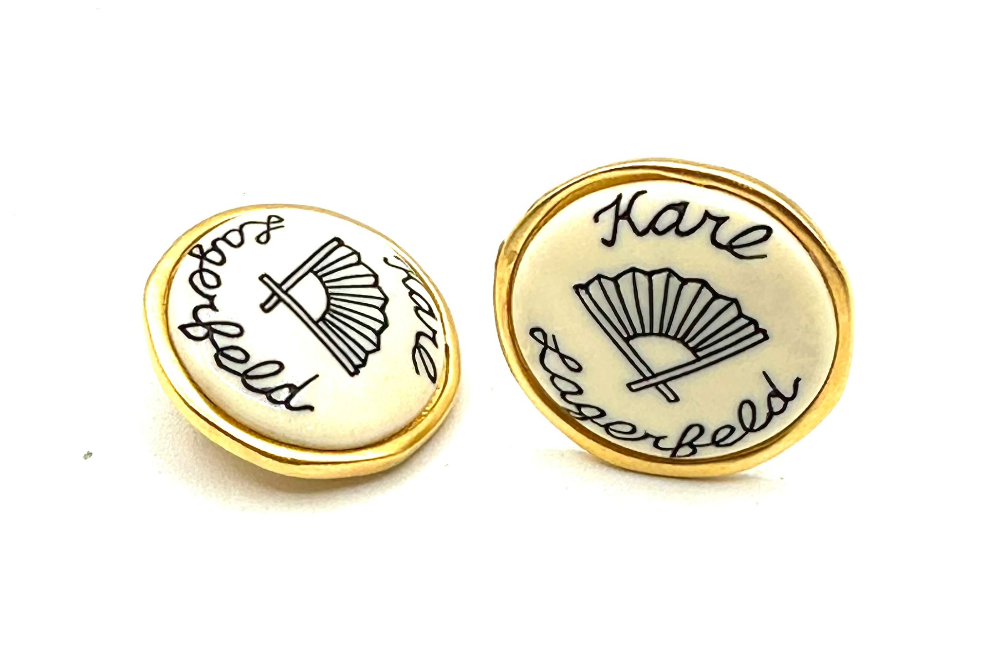 Pendientes de presión Karl Lagerfeld negro y dorado