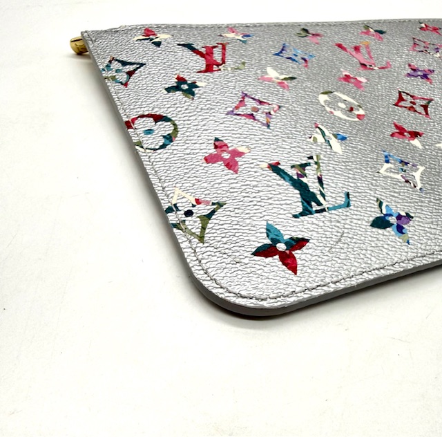 pochette Louis Vuitton plateada Monogram