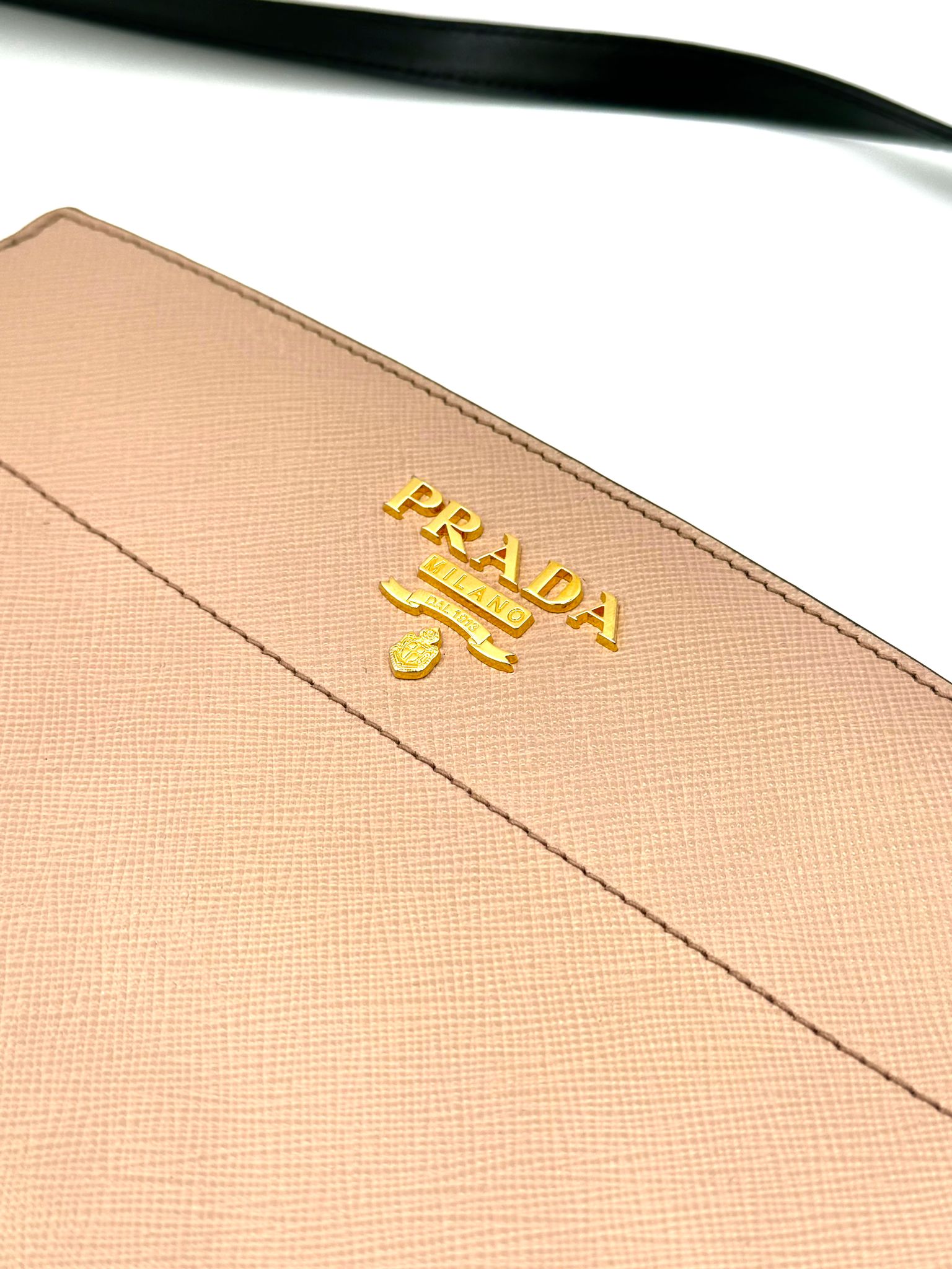 RESERVADO prada