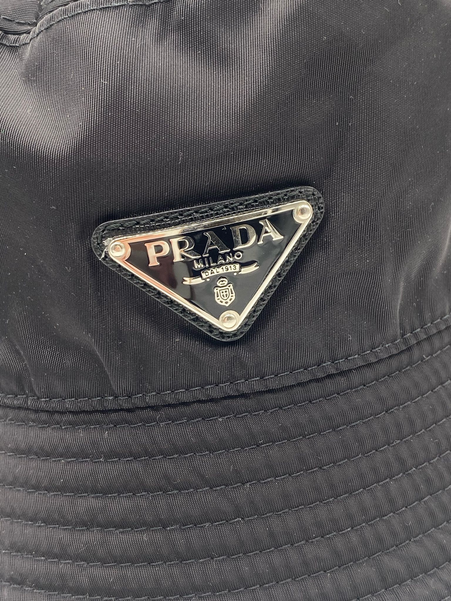 RESERVADO Prada