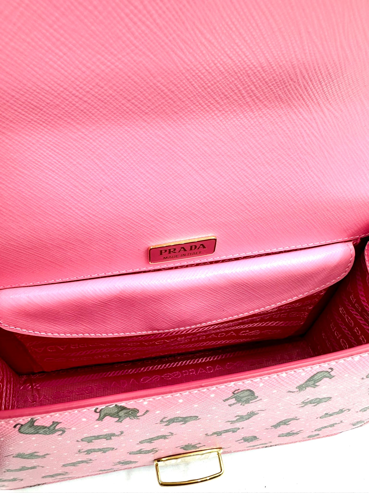 Prada Estero