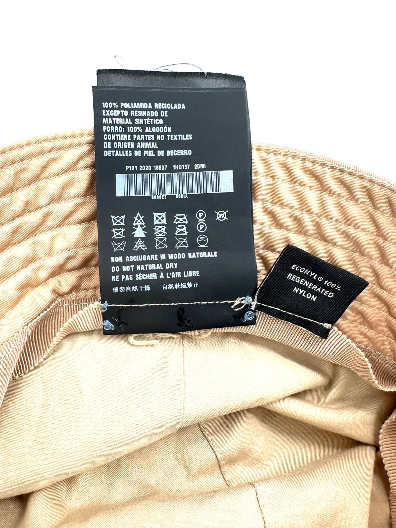 prada gorro