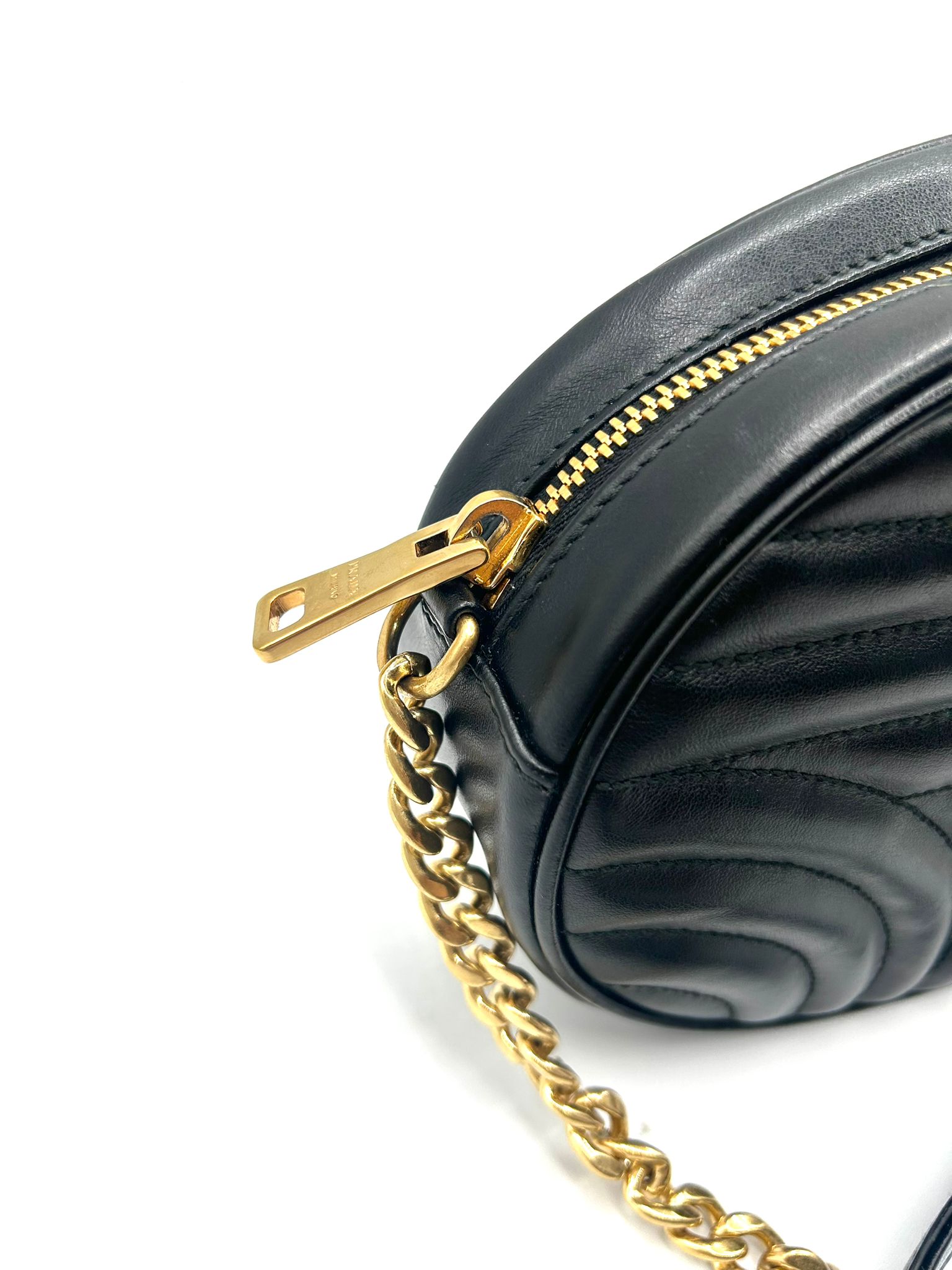 prada oval