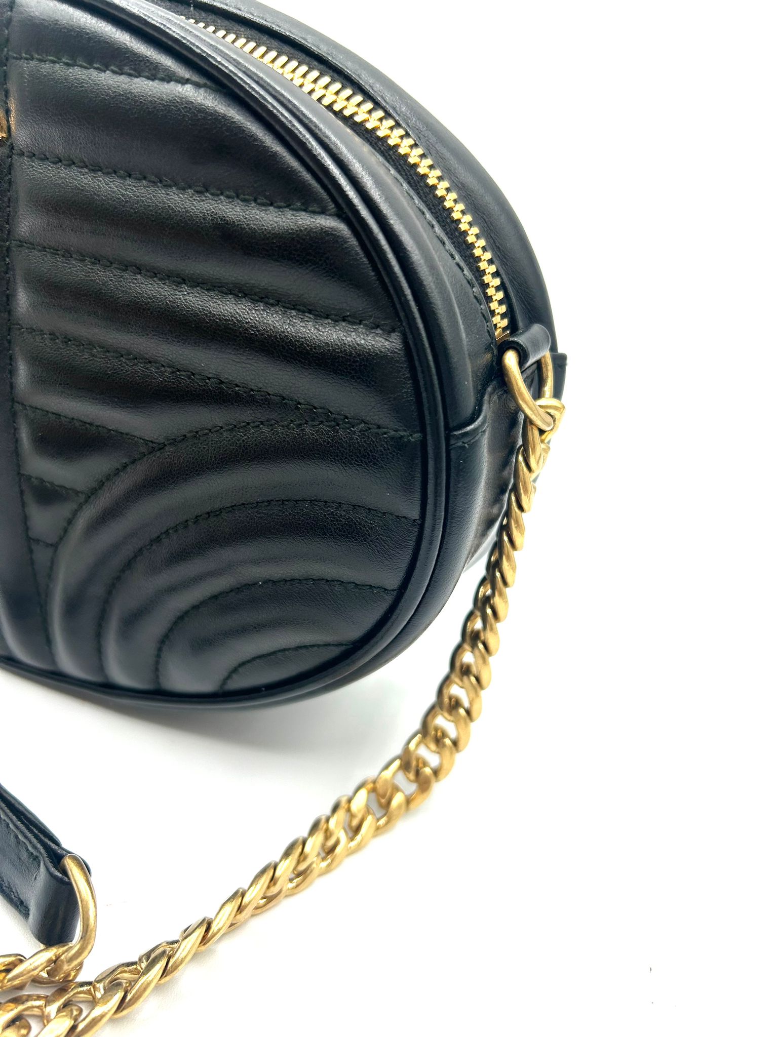 prada oval