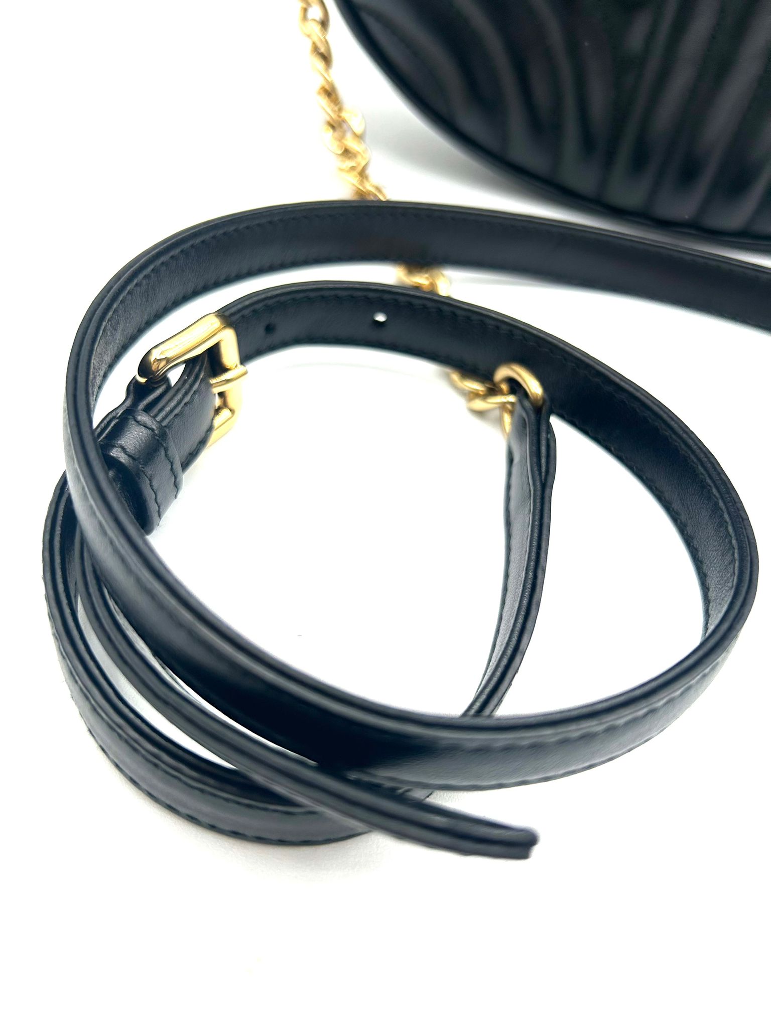 prada oval
