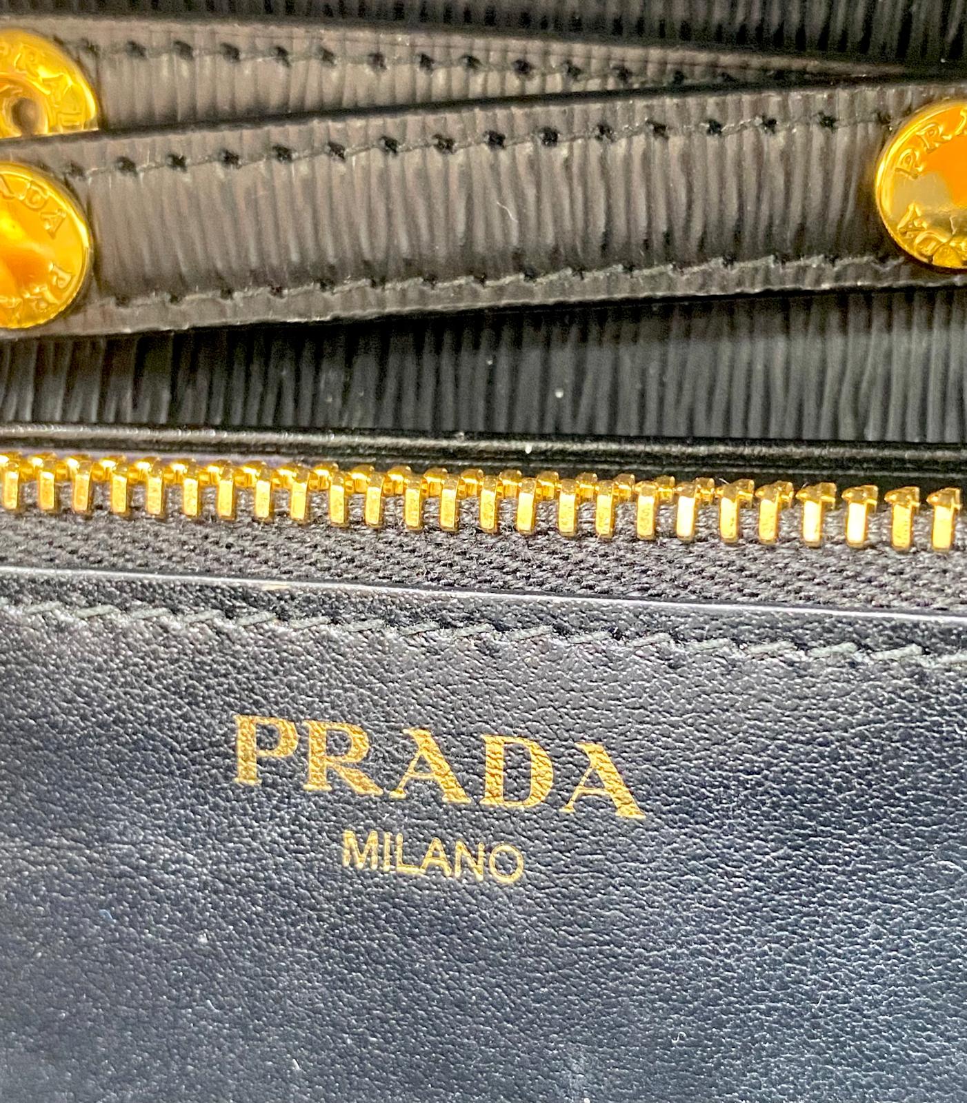prada WOC