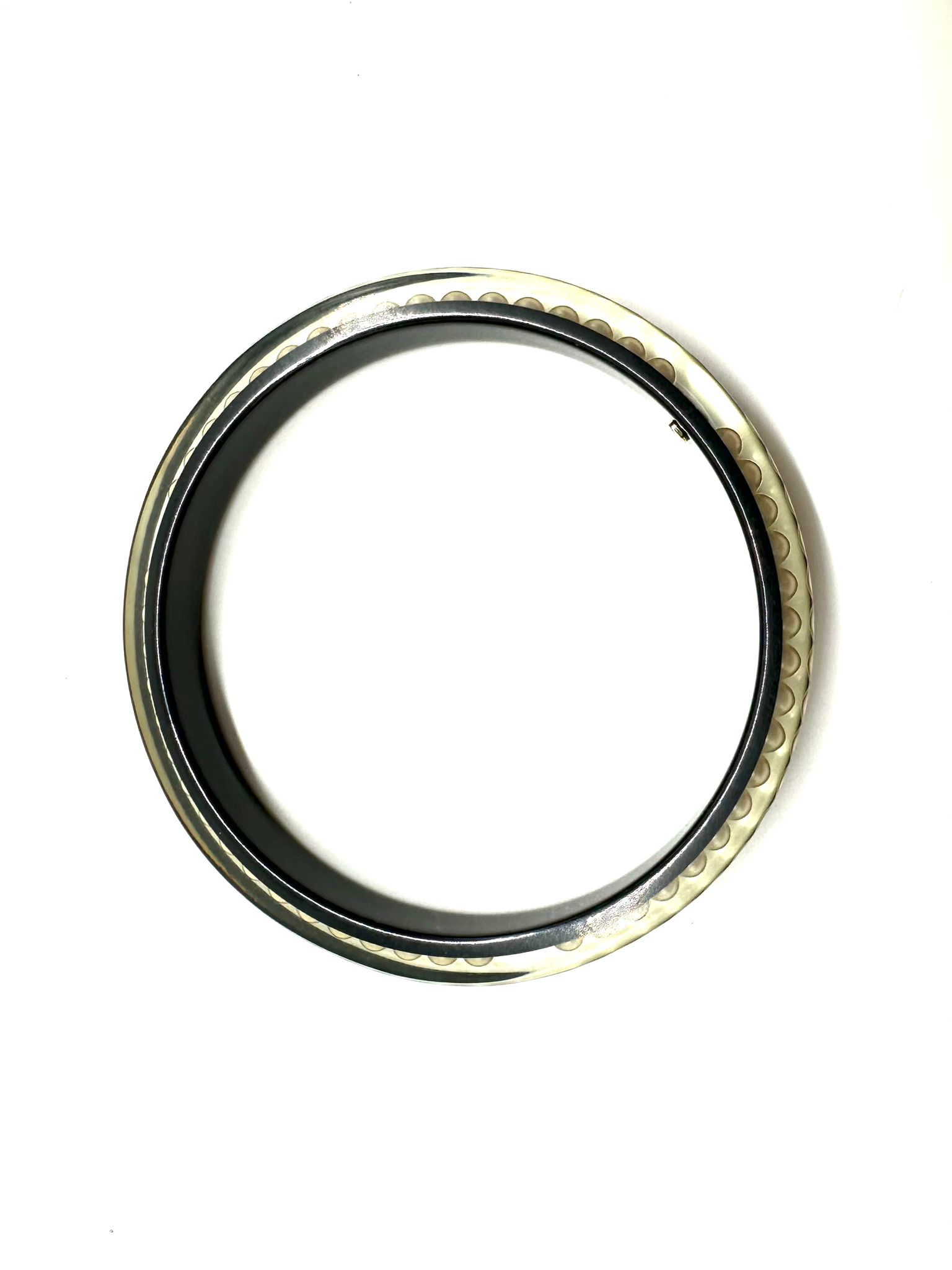 Pulsera de resina y perlas Chanel