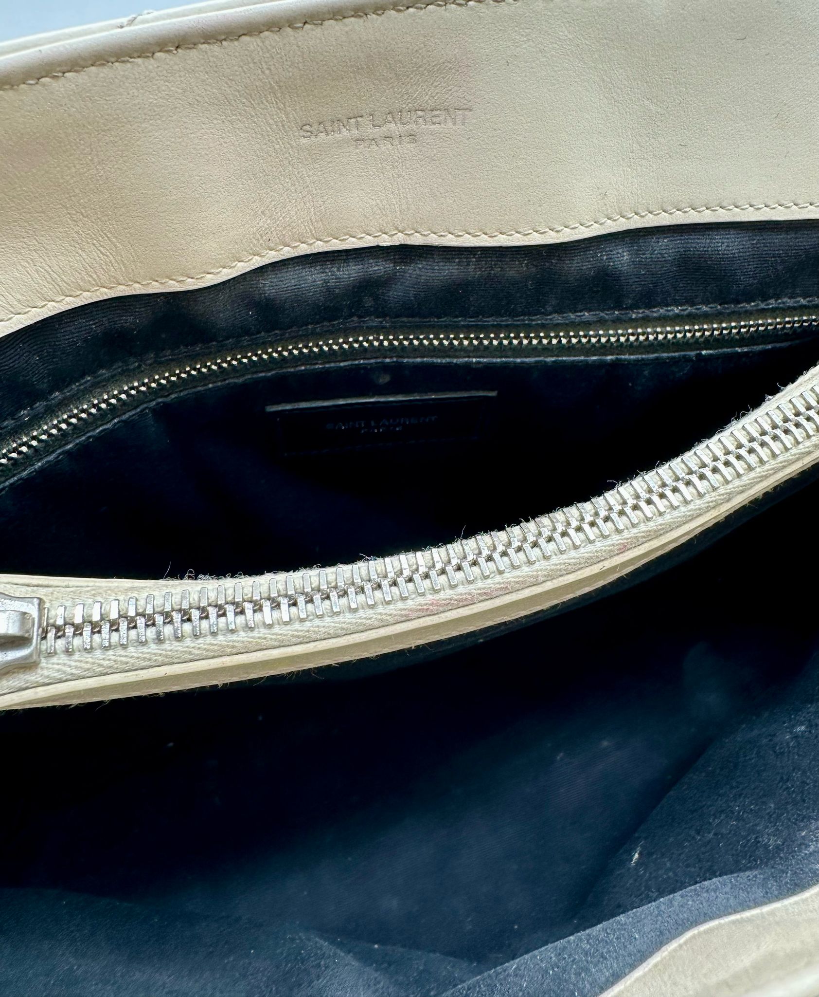 RESERVADO Saint Laurent Loulou