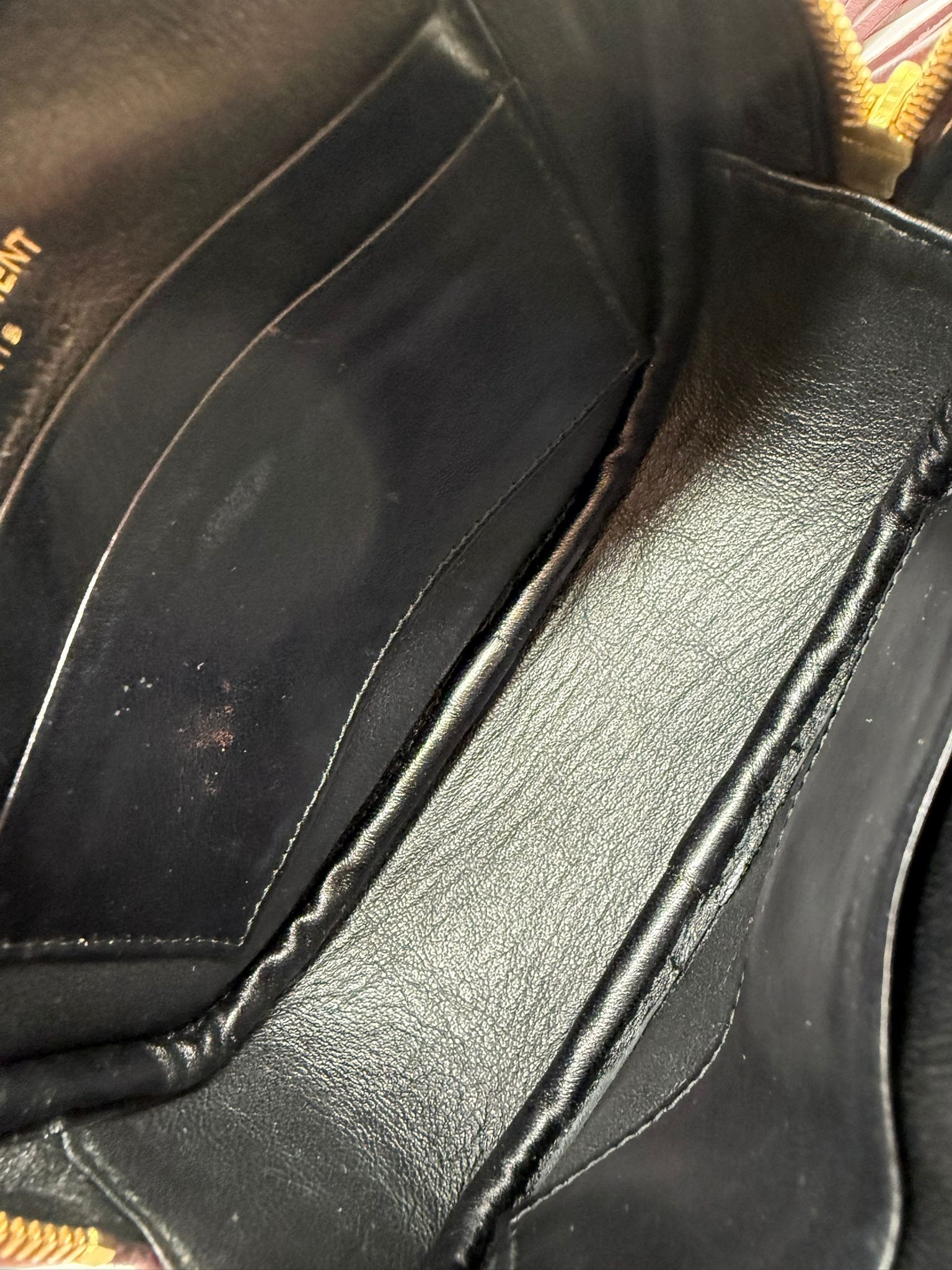 Saint Laurent modelo BB