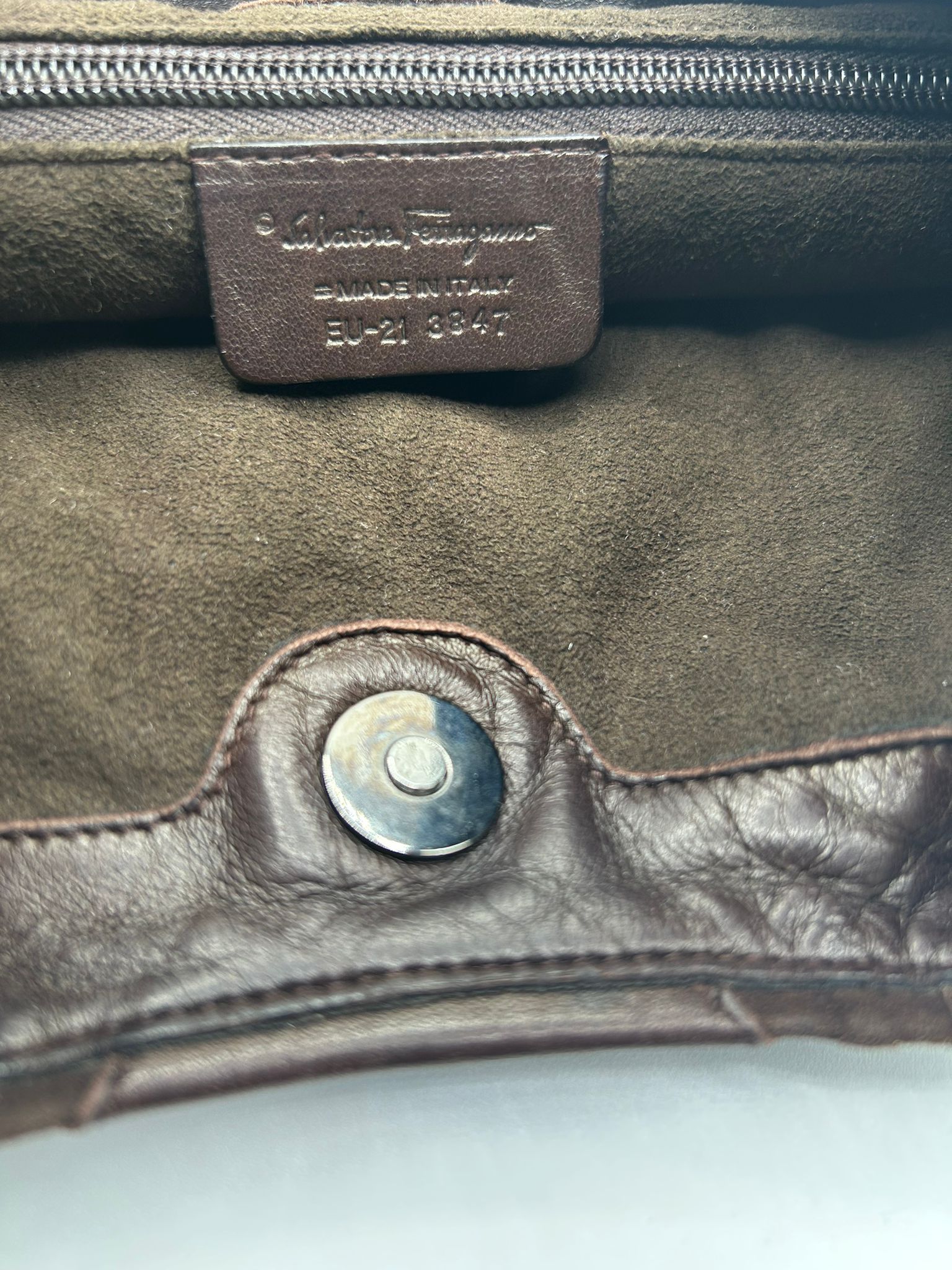 salvatore ferragamo hobo cuero
