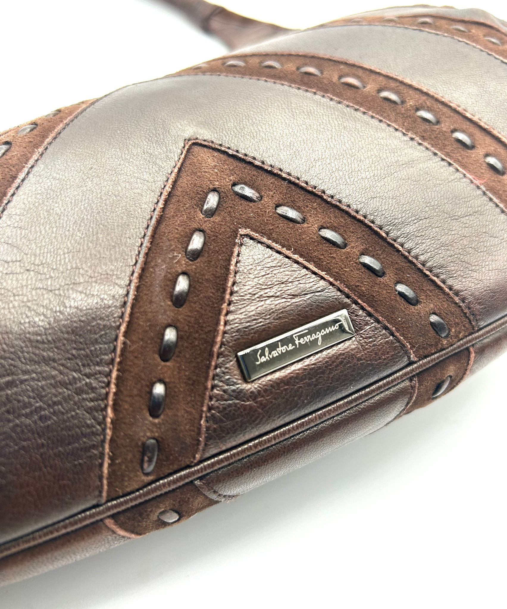 salvatore ferragamo hobo cuero
