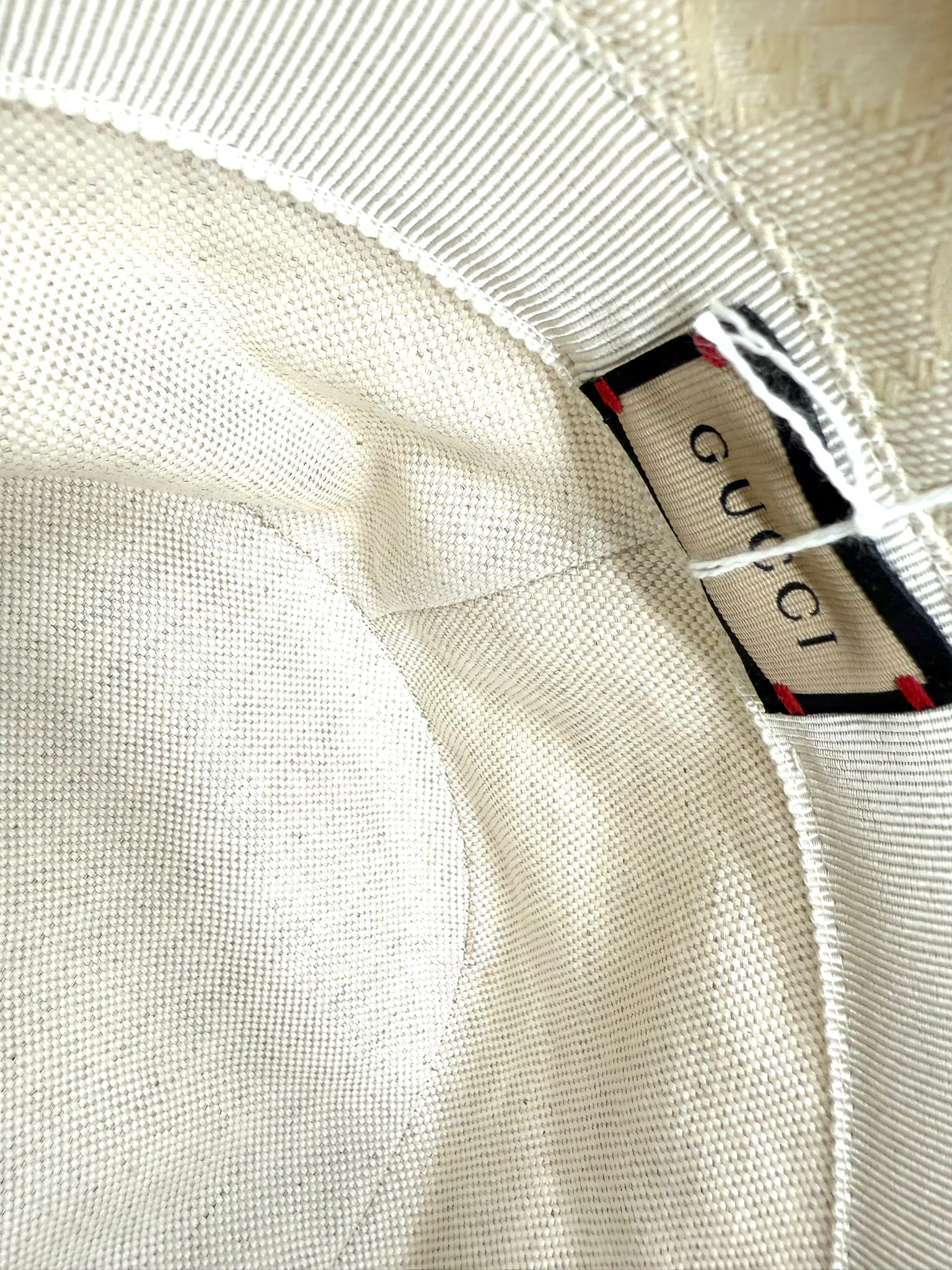 RESERVADO SOMBRERO GUCCI BUCKET