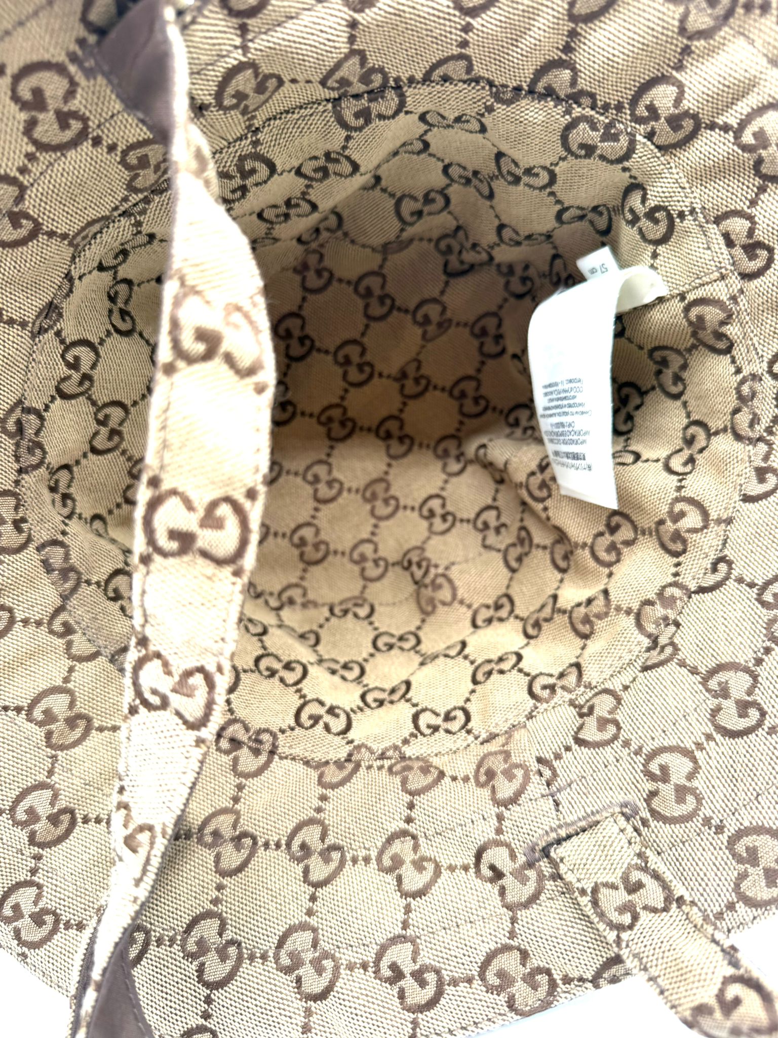 SOMBRERO GUCCI BUCKET