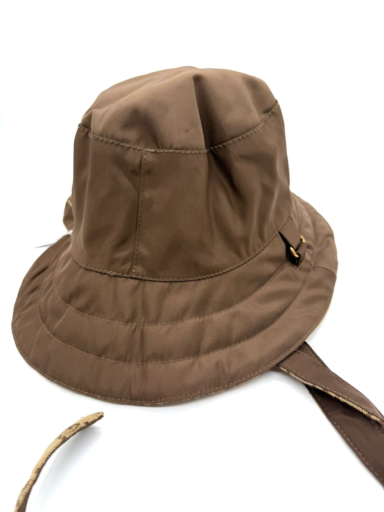 SOMBRERO GUCCI BUCKET