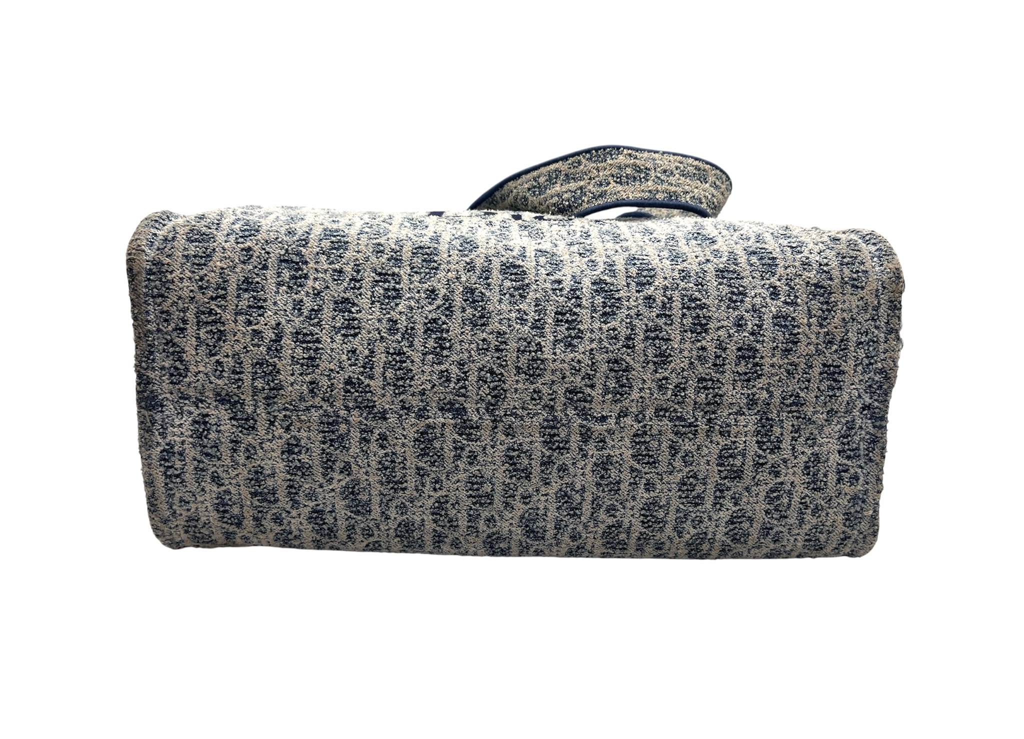 Spongy Book Tote Dioriviera