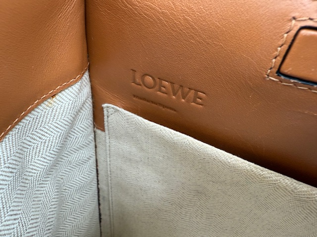 Tote Loewe cushion