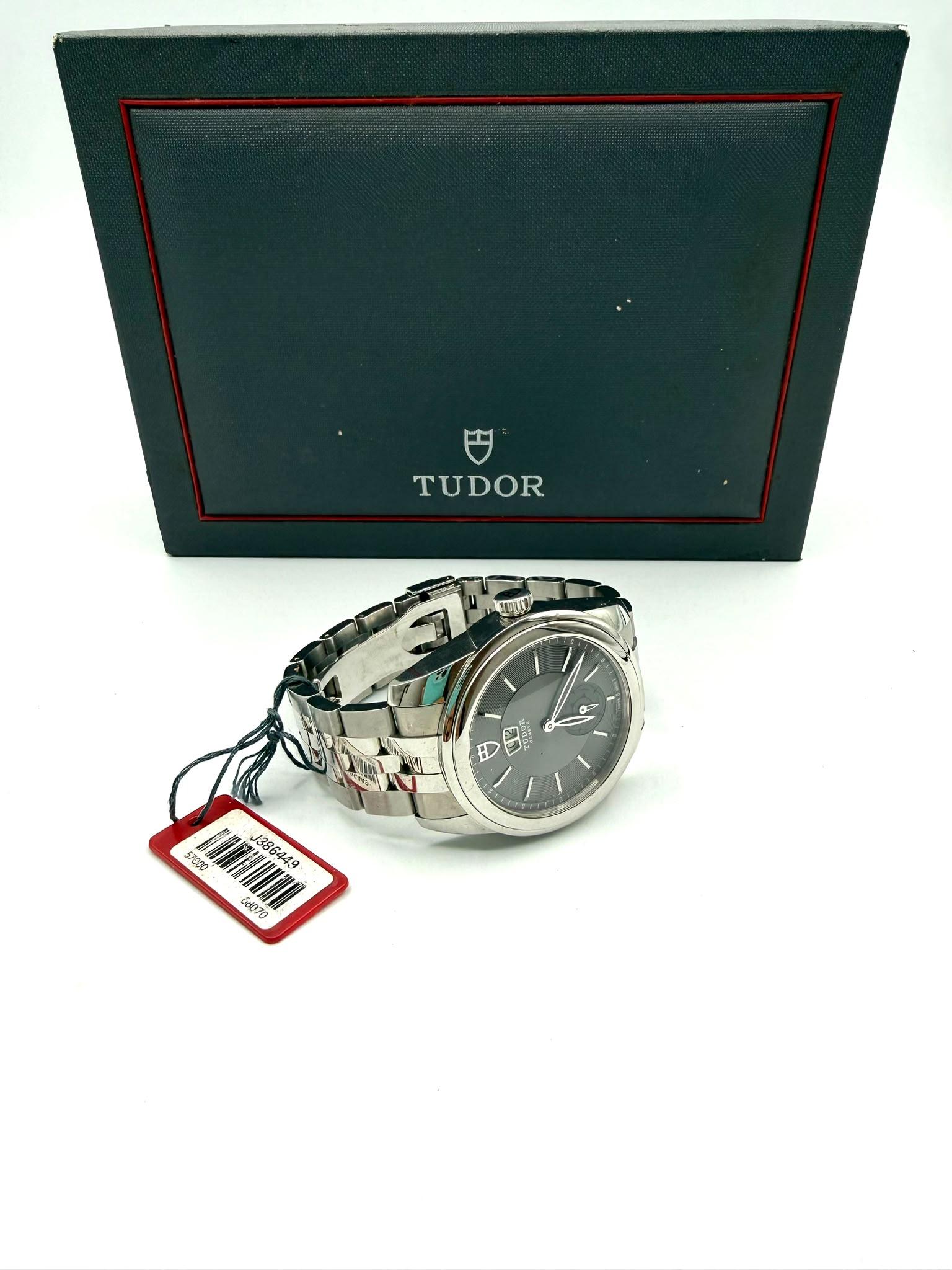 Tudor Glamour Double Date