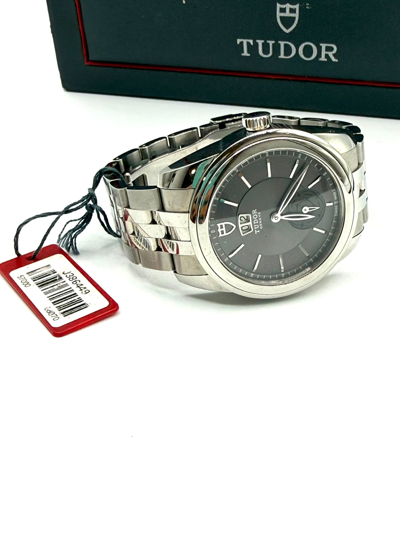 Tudor Glamour Double Date