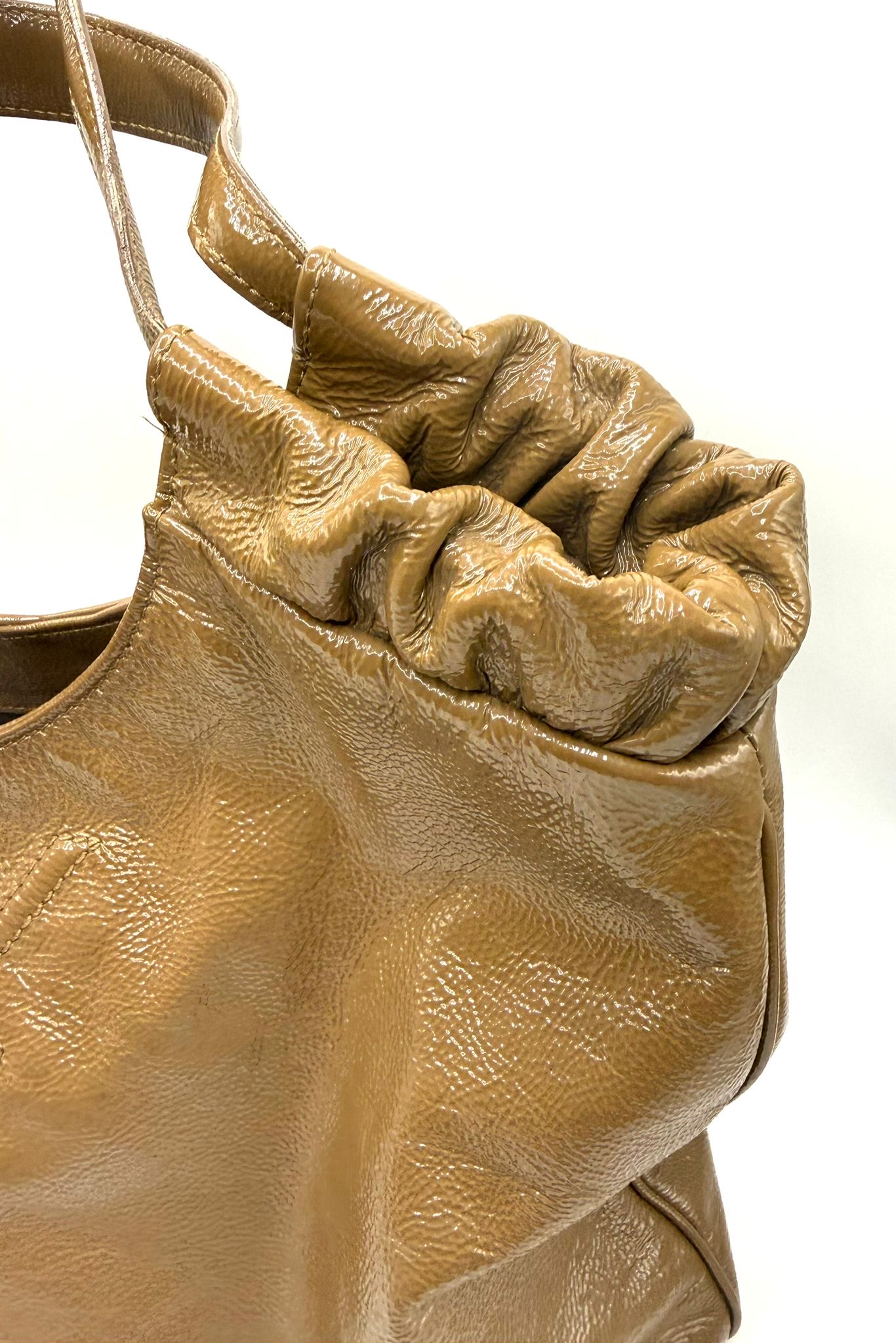 Yves Saint Laurent – Bolso vintage en charol