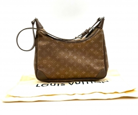 Bolso Louis Vuitton Monogram marrón satinado Little Boulogne | Louis Vuitton