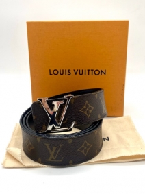 Cinturón initiales Louis Vuitton monogram | Louis Vuitton