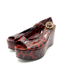 Luxury footwear |  |