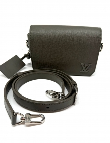 Bolsos de marca |  | Louis Vuitton Taurillon