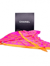 Pañuelo floreado Chanel | Chanel