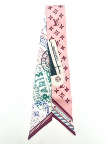 Venduti |  | foulard Louis Vuitton