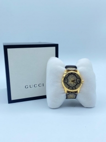Reloj Gucci monograma