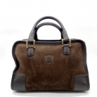 Amazona Loewe in camoscio color cioccolato