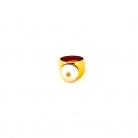 Anello dal design classico con perla